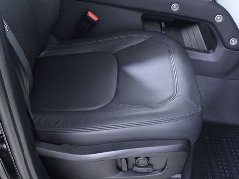 Used 2024 Land Rover Defender 110 S image 16