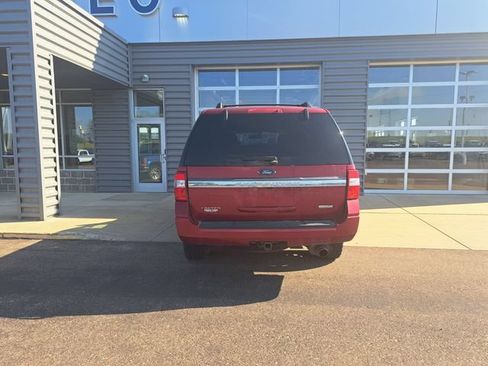 Used 2017 Ford Expedition Limited w/ Equipment Group 301A AWD/4WD image 2