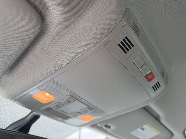 Certified 2023 Volkswagen Taos S AWD/4WD image 32