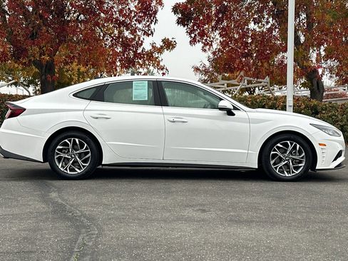 Used 2023 Hyundai Sonata SEL w/ Preferred Accessory Package image 3