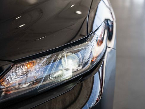 Certified 2022 Toyota Camry SE w/ TRD Appearance Package (TMS) image 5