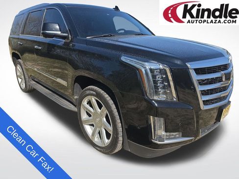 Used 2017 Cadillac Escalade Luxury AWD/4WD image 1
