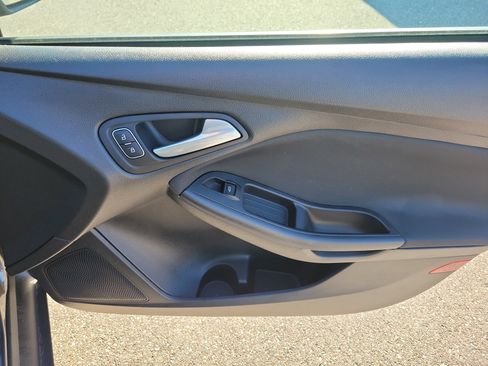 Used 2016 Ford Focus SE image 10