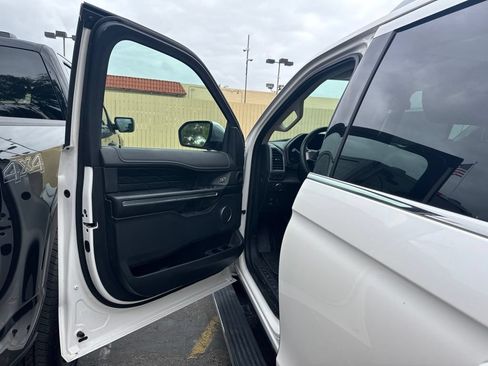 Certified 2018 Ford Expedition Platinum AWD/4WD image 6