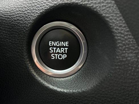 Used 2023 Toyota Corolla Cross XLE image 22