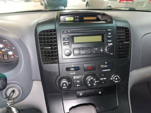 Used 2008 Kia Sedona LX FWD image 34