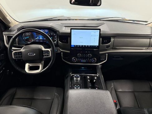 Used 2023 Ford Expedition Max XLT image 13