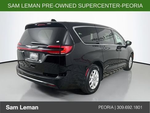 Used 2025 Chrysler Pacifica Select FWD image 7