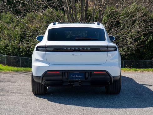 New 2026 Porsche Macan 4 Electric AWD/4WD image 6