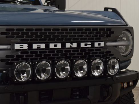 Used 2025 Ford Bronco Badlands AWD/4WD image 9