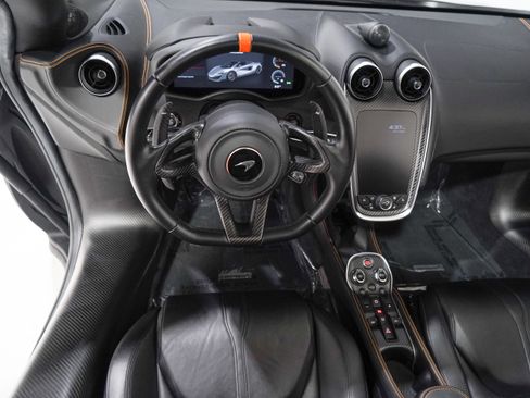 Used 2020 McLaren 600LT Spider RWD image 12