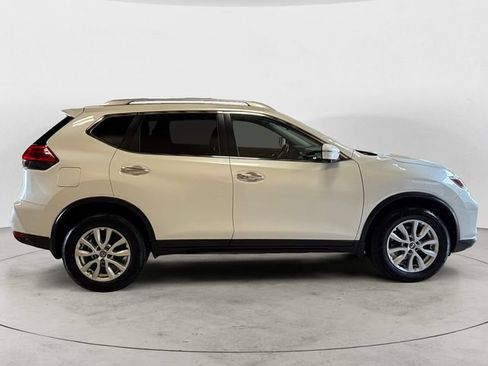 Used 2017 Nissan Rogue SV w/ SV Premium Package AWD/4WD image 7