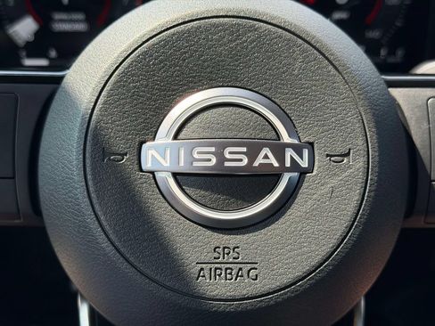 Used 2025 Nissan Kicks SR w/ SR Premium Package AWD/4WD image 23
