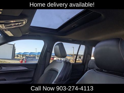 Used 2025 Jeep Grand Cherokee Altitude image 33