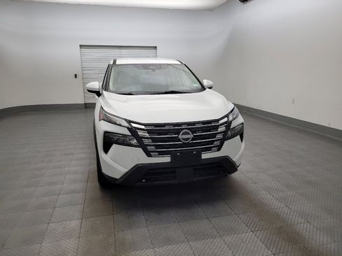 Used 2024 Nissan Rogue SV AWD/4WD image 14