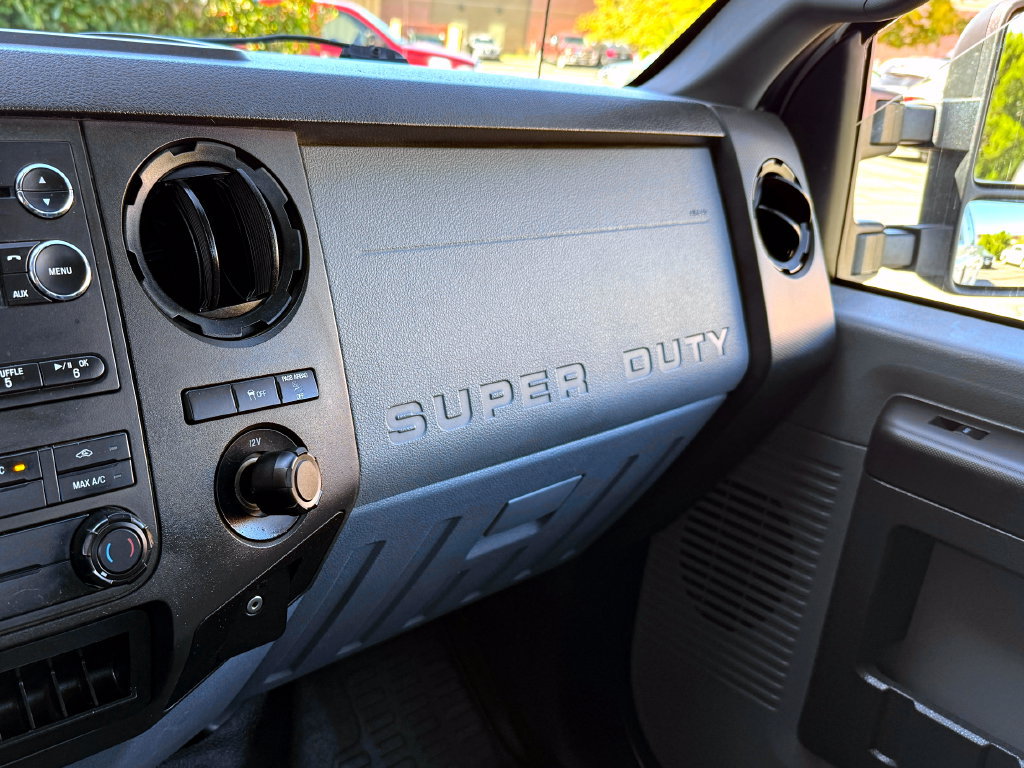 Used 2015 Ford F250 XL w/ Power Equipment Group AWD/4WD image 19