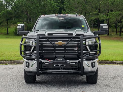 Used 2024 Chevrolet Silverado 2500 LTZ w/ LTZ Convenience Package AWD/4WD image 2
