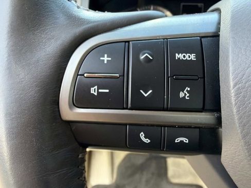 Used 2018 Lexus LX 570 4WD w/ Luxury Package image 29