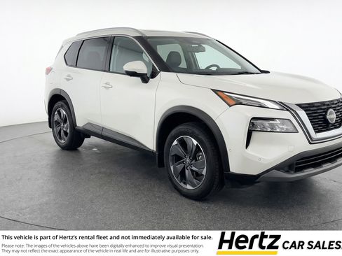 Used 2025 Nissan Rogue SV image 1