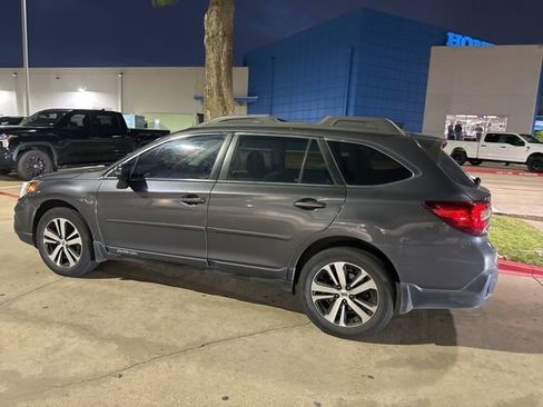 Used 2018 Subaru Outback 3.6R Limited image 3