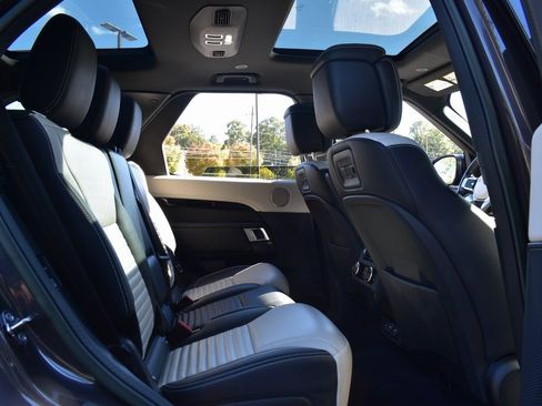 Used 2023 Land Rover Discovery HSE R-Dynamic image 31