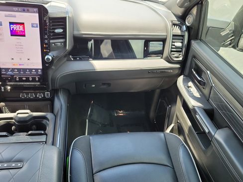 Used 2025 RAM 2500 Limited AWD/4WD image 16