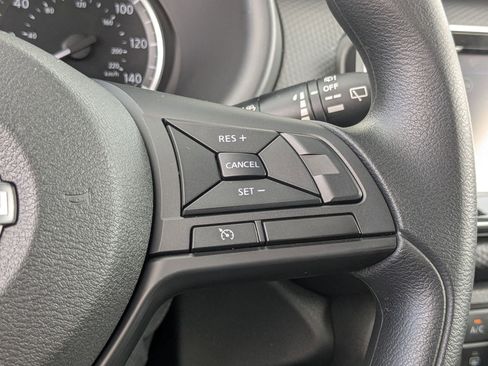 New 2025 Nissan Kicks Play S image 17