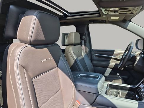 Used 2022 GMC Yukon Denali w/ Denali Ultimate Package image 15