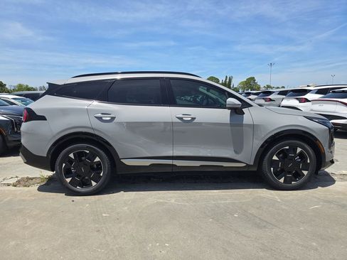 New 2026 Kia Sportage SX FWD image 9