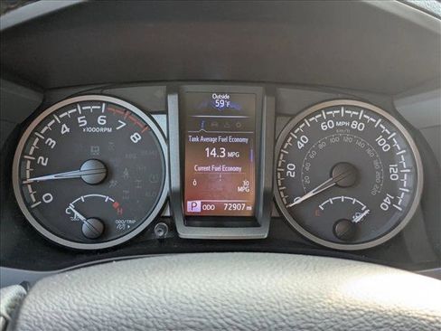 Used 2022 Toyota Tacoma TRD Sport image 10