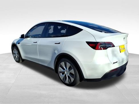 Used 2023 Tesla Model Y Long Range AWD/4WD image 7