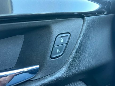 Used 2025 Chevrolet TrailBlazer LT AWD/4WD image 22