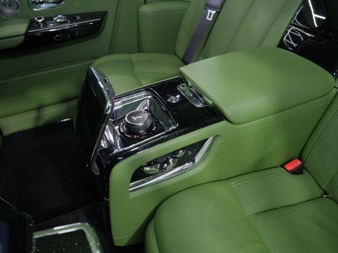 Used 2023 Rolls-Royce Phantom Sedan w/ The Phantom Package image 44