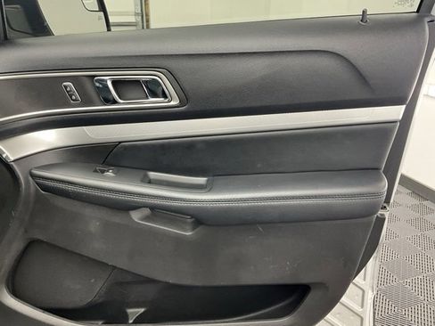Used 2016 Ford Explorer XLT w/ Equipment Group 202A image 17