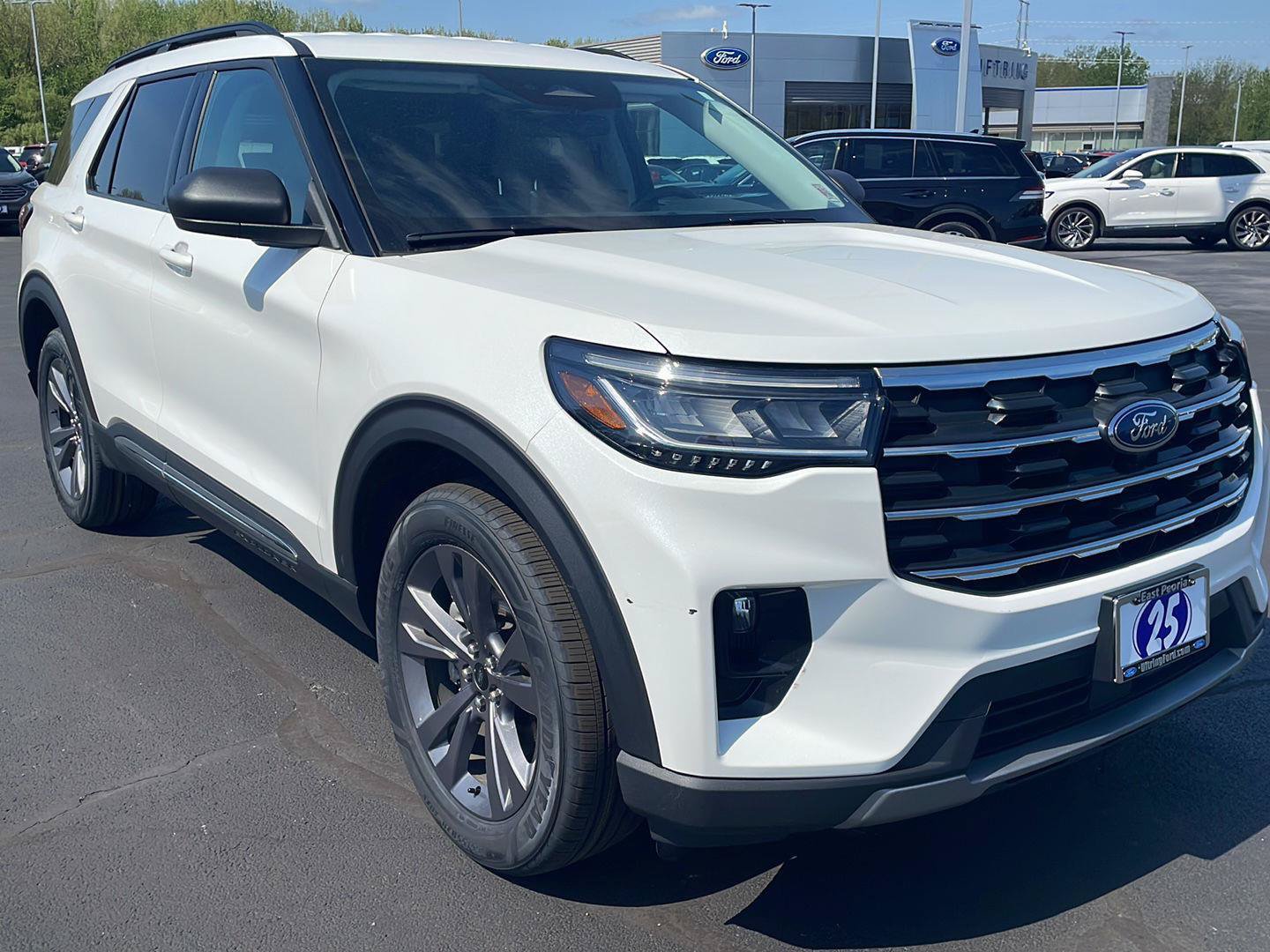 Used 2025 Ford Explorer Active w/ Active Comfort Package AWD/4WD image 7