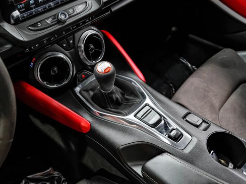 Used 2018 Chevrolet Camaro SS RWD image 26