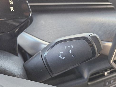 New 2025 Volkswagen ID. Buzz Pro S image 34