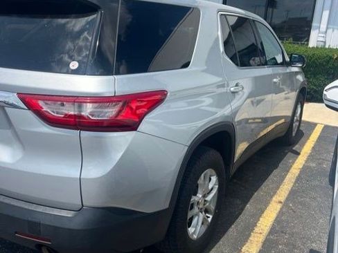 Used 2019 Chevrolet Traverse LS FWD image 5