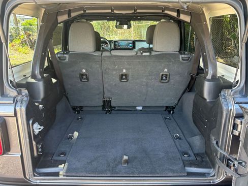 Used 2025 Jeep Wrangler Unlimited Sport AWD/4WD image 31