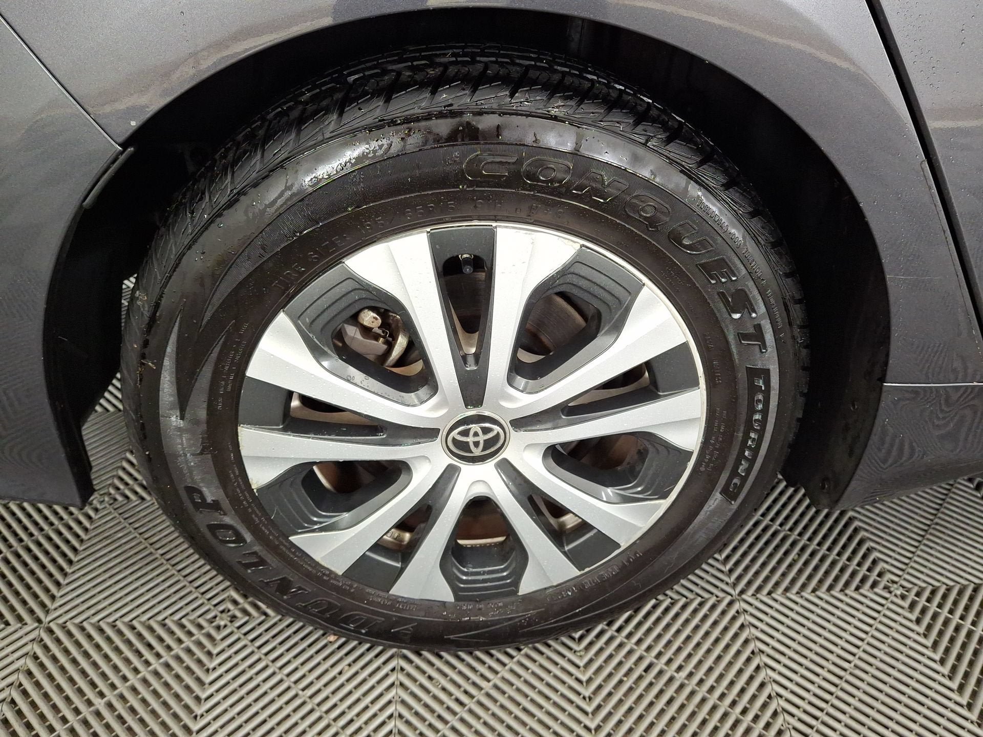 Used 2020 Toyota Prius Prime XLE FWD image 27