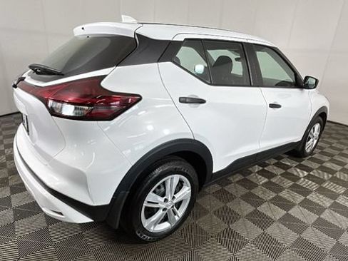 Used 2024 Nissan Kicks S FWD image 3