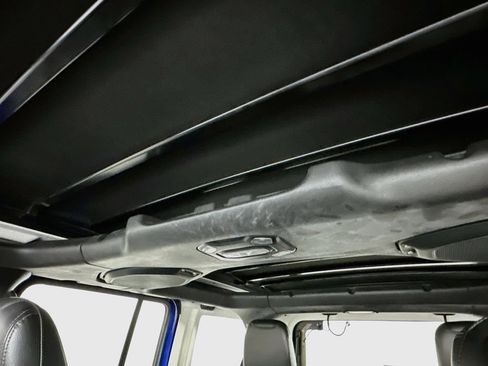 Used 2020 Jeep Wrangler Unlimited Sahara AWD/4WD image 21
