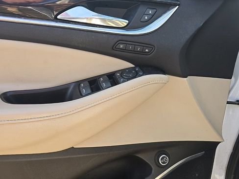 Used 2018 Buick Enclave Premium w/ Trailering Package AWD/4WD image 8