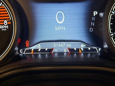 Used 2022 Jeep Cherokee Trailhawk w/ Premium Leather Package AWD/4WD image 19
