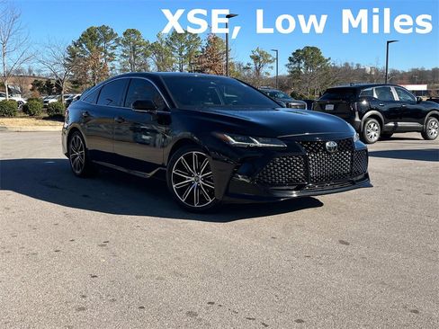 Used 2019 Toyota Avalon Touring w/ Advanced Safety Package image 3