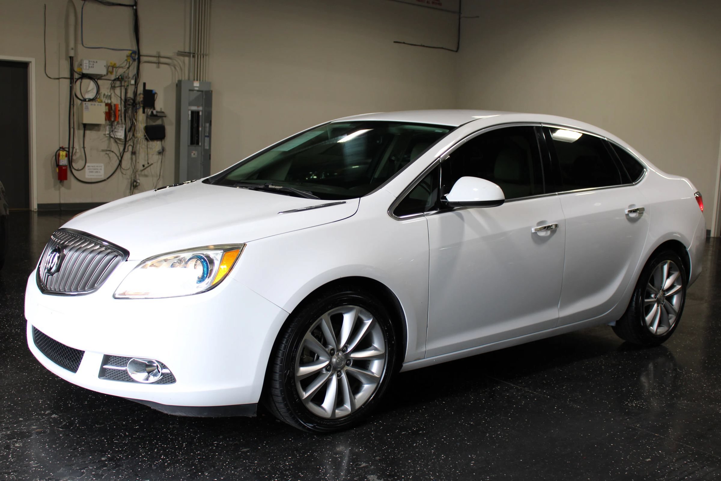 Used 2012 Buick Verano Leather FWD image 7