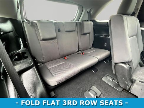 Used 2018 Toyota Highlander LE FWD image 26