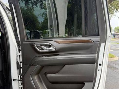Used 2023 GMC Yukon XL SLE w/ Max Trailering Package AWD/4WD image 18
