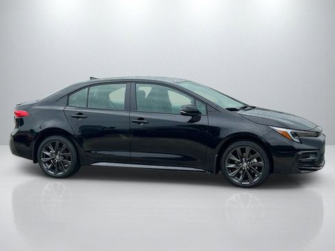 Certified 2026 Toyota Corolla SE FWD image 4