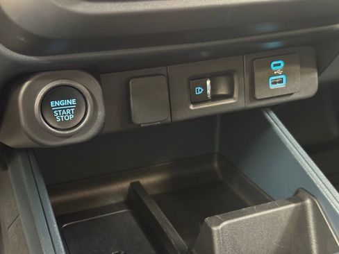 Used 2024 Ford Maverick Lariat w/ Black Appearance Package image 38